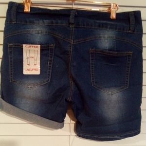 Super cute, stretchy short Jean shorts sz 14